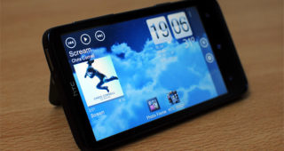 HTC-HD7-Running-HTC-Dock-Mode