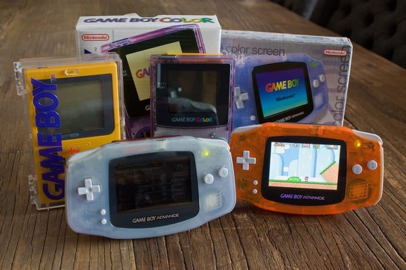 can gameboy color play gameboy advance games
