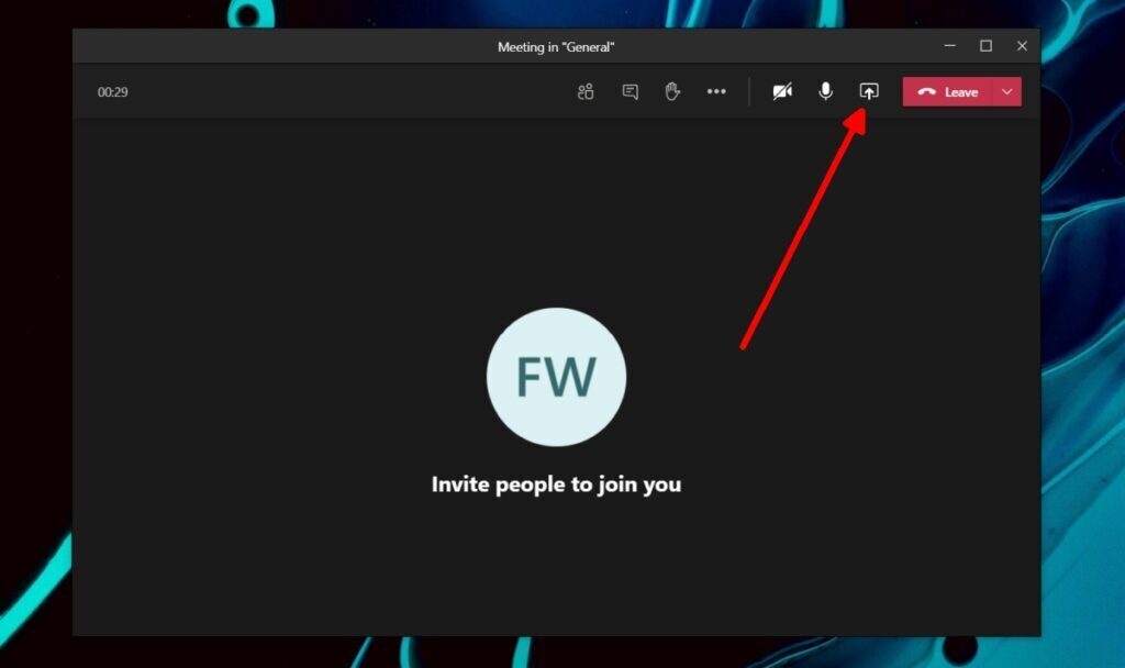 How to share the screen in Microsoft Teams