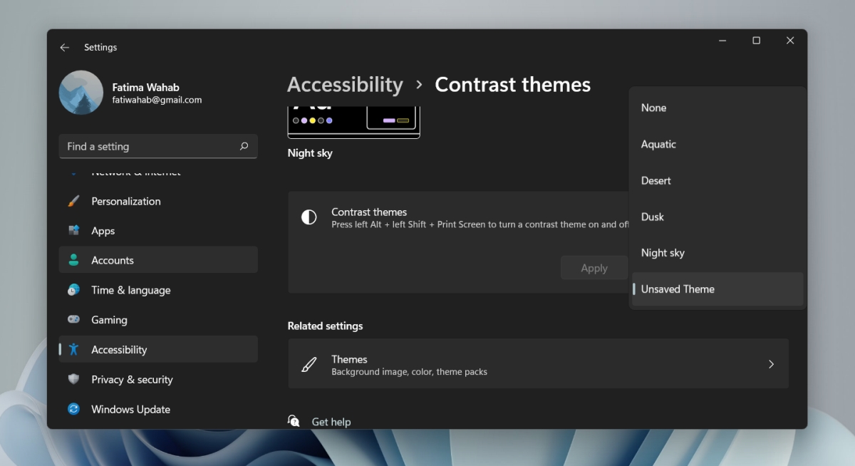 How to change and customize a theme on Windows 11