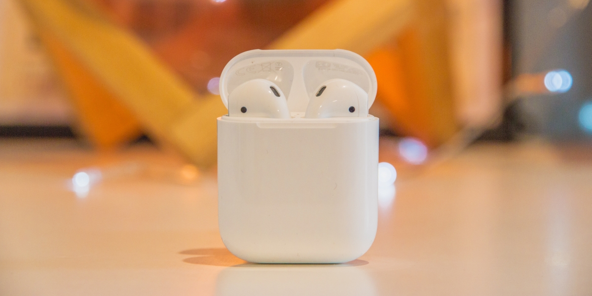 So setzen Sie Apple AirPods zurück - airpods in case